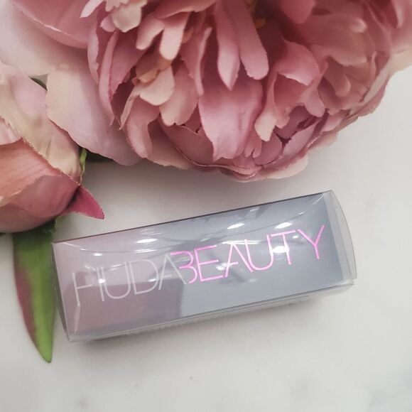 HUDA Beauty Matte Lipstick in Game Night (Rosey Brown) - Picture 11 of 15